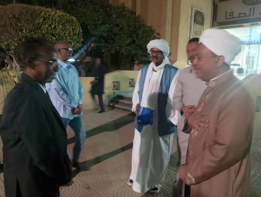 جعفر الميرغني يعزي عثمان ميرغني في وفاة شقيقه
